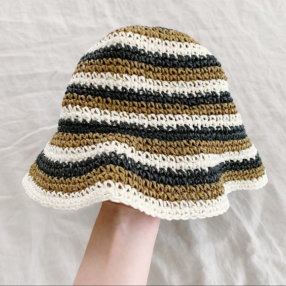 ‼️SOLD on Depop‼️Vintage floppy bucket hat - Picture 4 of 7